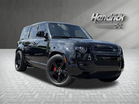 Used 2025 Land Rover Defender 110 V8 AWD/4WD image 2