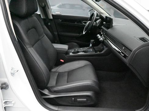 Used 2022 Honda Civic Touring image 10
