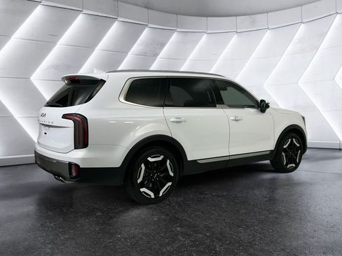 Used 2025 Kia Telluride EX FWD image 4