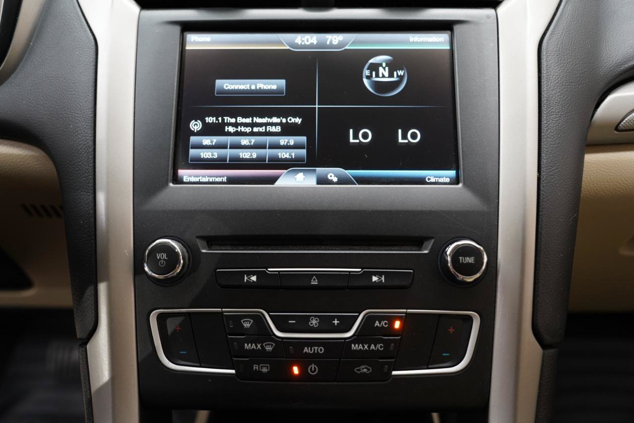 Used 2016 Ford Fusion SE FWD image 19