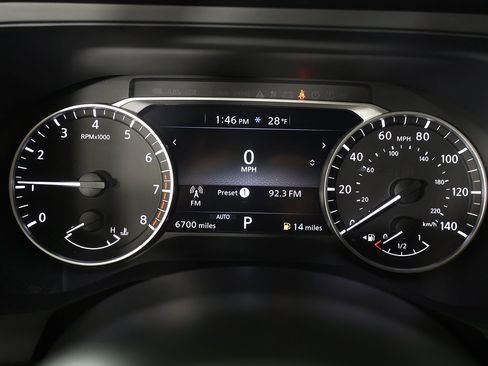 Used 2024 Nissan Pathfinder S image 39