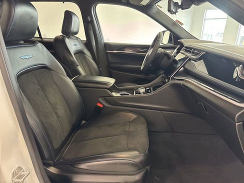 Used 2024 Jeep Grand Cherokee Trailhawk w/ Luxury Tech Group III image 27