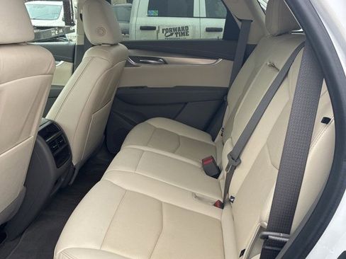 Used 2021 Cadillac XT5 Premium Luxury image 10