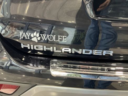 Certified 2022 Toyota Highlander Platinum image 26