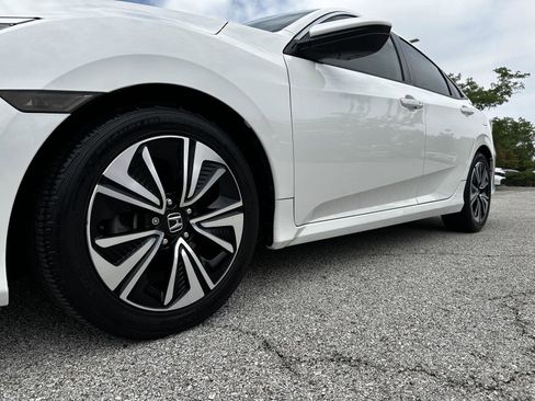 Certified 2017 Honda Civic EX-T image 6