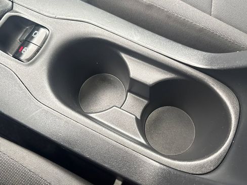 Used 2022 Toyota Corolla Cross LE image 27