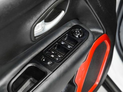 Used 2023 Jeep Renegade Trailhawk image 41