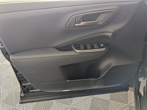 Used 2025 Toyota Crown XLE image 10