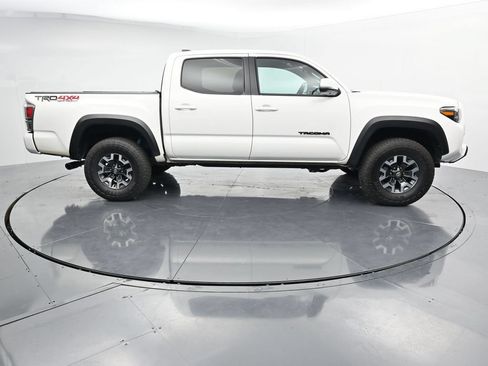 Used 2023 Toyota Tacoma TRD Off-Road w/ Advanced Technology Package AWD/4WD image 9