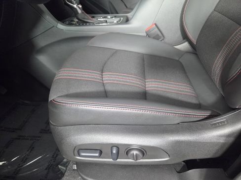 Used 2024 Chevrolet Equinox RS AWD/4WD image 10
