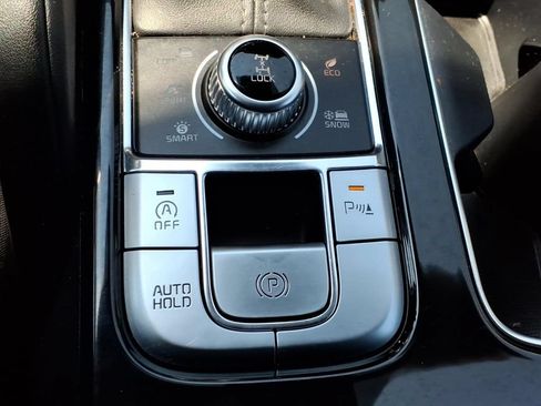 Certified 2023 Kia Telluride S w/ S Sunroof Package AWD/4WD image 26
