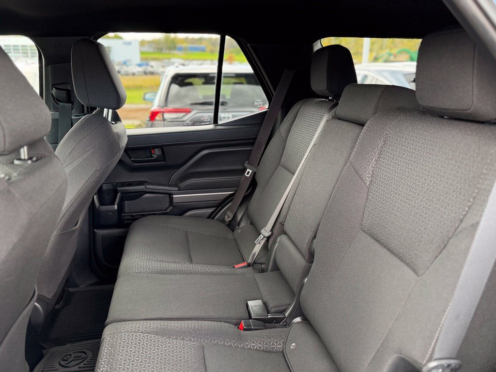 Used 2025 Toyota 4Runner SR5 AWD/4WD image 6