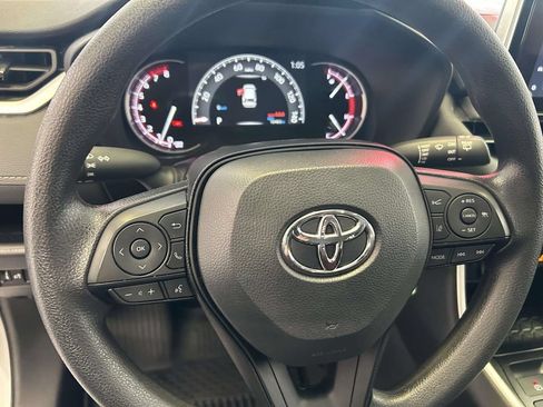 Used 2025 Toyota RAV4 LE FWD image 18