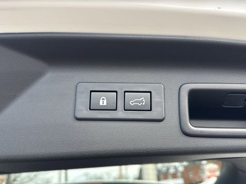 Used 2025 Subaru Forester Premium image 25