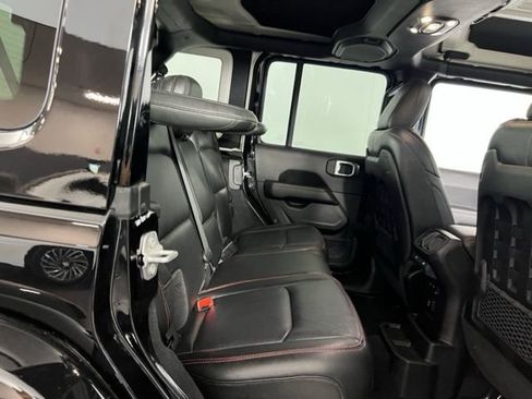 Used 2022 Jeep Wrangler Unlimited Rubicon w/ Cold Weather Group image 31