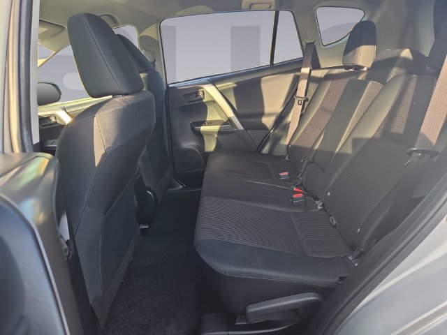Used 2018 Toyota RAV4 LE w/ All Weather Liner Package AWD/4WD image 16