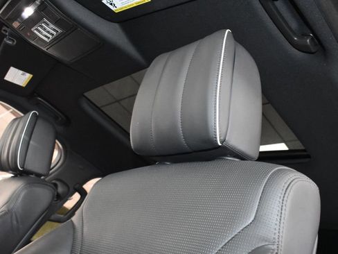 Used 2020 Land Rover Discovery HSE Luxury image 24