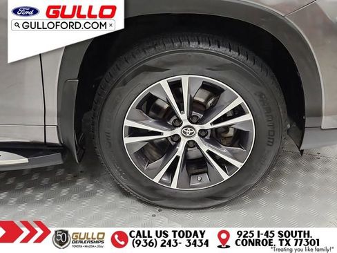 Used 2018 Toyota Highlander LE image 30