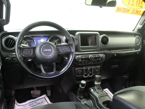 Used 2021 Jeep Wrangler Unlimited Sport AWD/4WD image 7
