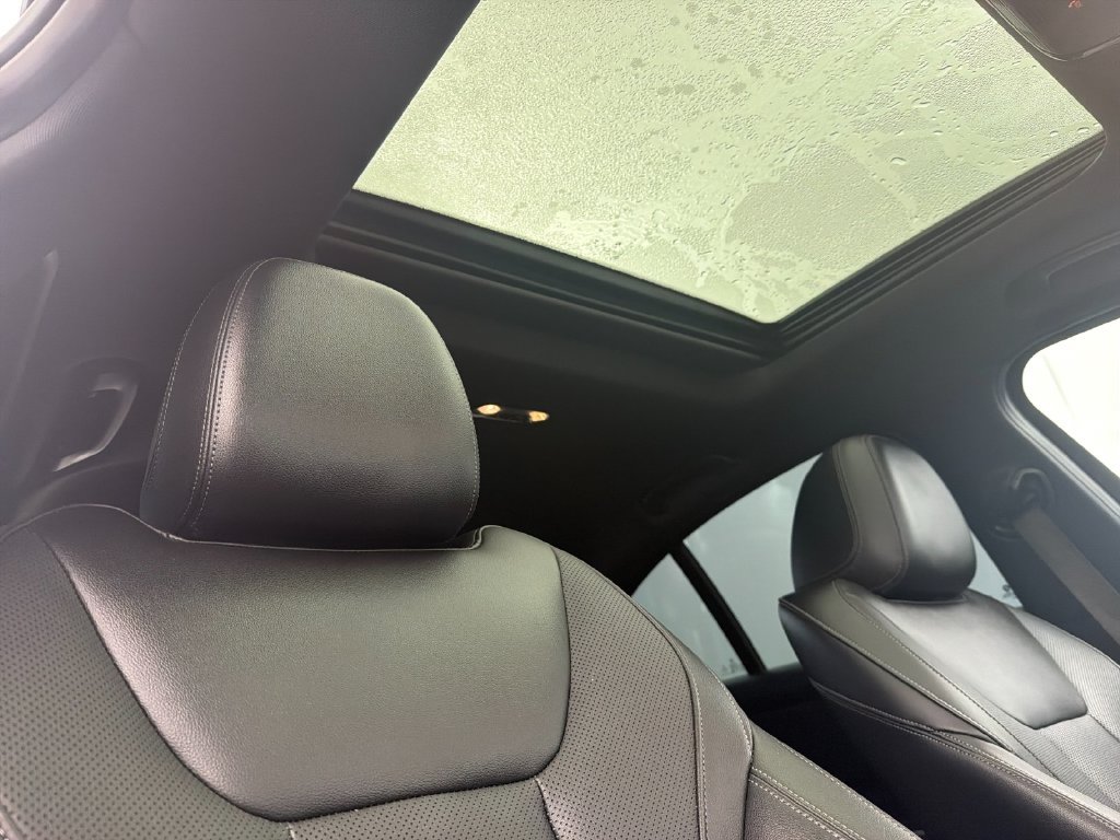 Used 2022 BMW 330i Sedan w/ Driving Assistance Package RWD image 15
