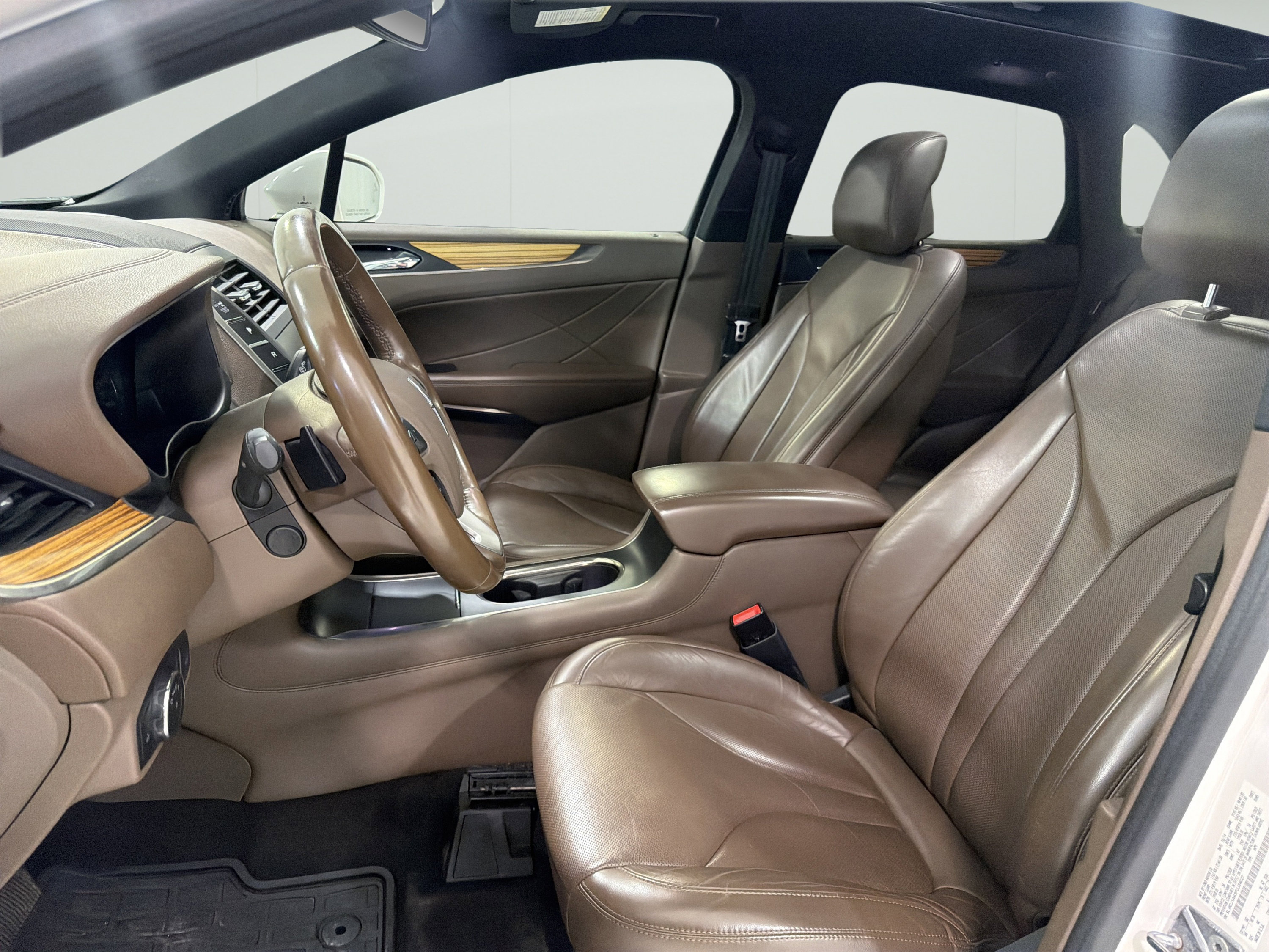 Used 2015 Lincoln MKC FWD w/ Equipment Group 102A Reserve image 9