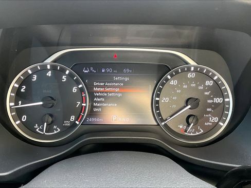 Used 2024 Nissan Titan SV image 24