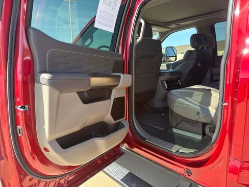 Used 2025 Ford F250 Platinum w/ Platinum Plus Package AWD/4WD image 20