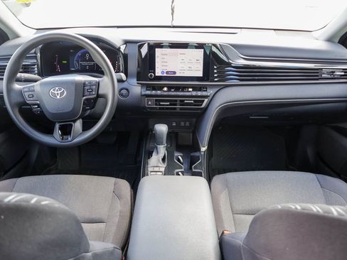 Used 2025 Toyota Camry LE w/ Convenience Package image 6