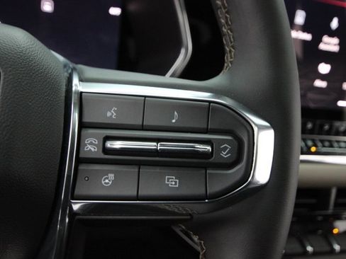 Used 2023 GMC Canyon Denali image 21