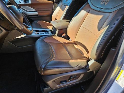 Used 2021 Ford Explorer King Ranch w/ Premium Technology Package image 16