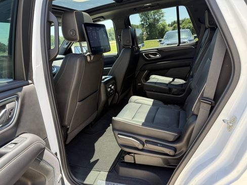 Used 2021 GMC Yukon SLT w/ SLT Luxury Plus Package AWD/4WD image 6