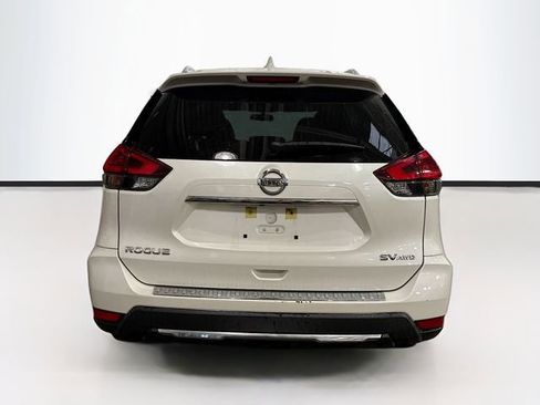Used 2018 Nissan Rogue SV w/ Premium Package image 7