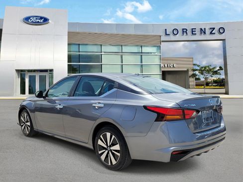 Used 2022 Nissan Altima 2.5 SV FWD image 7