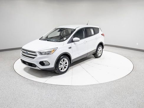 Used 2019 Ford Escape SE image 34