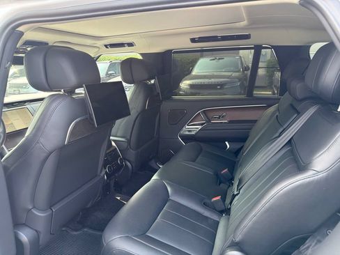 Used 2025 Land Rover Range Rover Long Wheelbase Autobiography AWD/4WD image 10