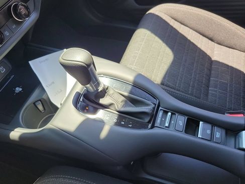 Certified 2027 Honda HR-V LX image 31