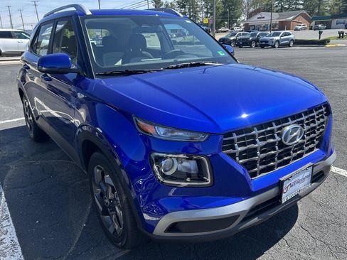 Used 2025 Hyundai Venue SEL FWD image 6