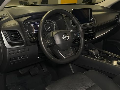 Used 2025 Nissan Rogue SV AWD/4WD image 20
