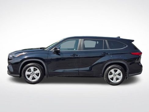 Used 2023 Toyota Highlander LE FWD image 12