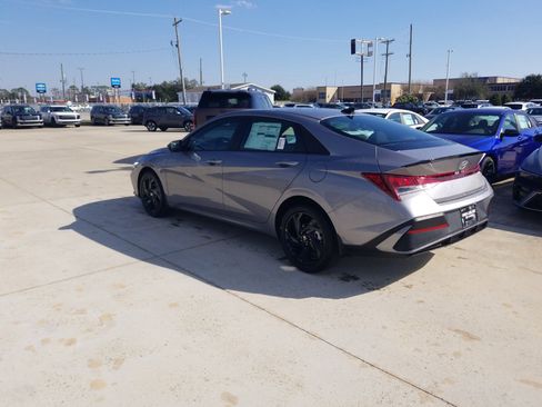 New 2026 Hyundai Elantra Sport FWD image 5