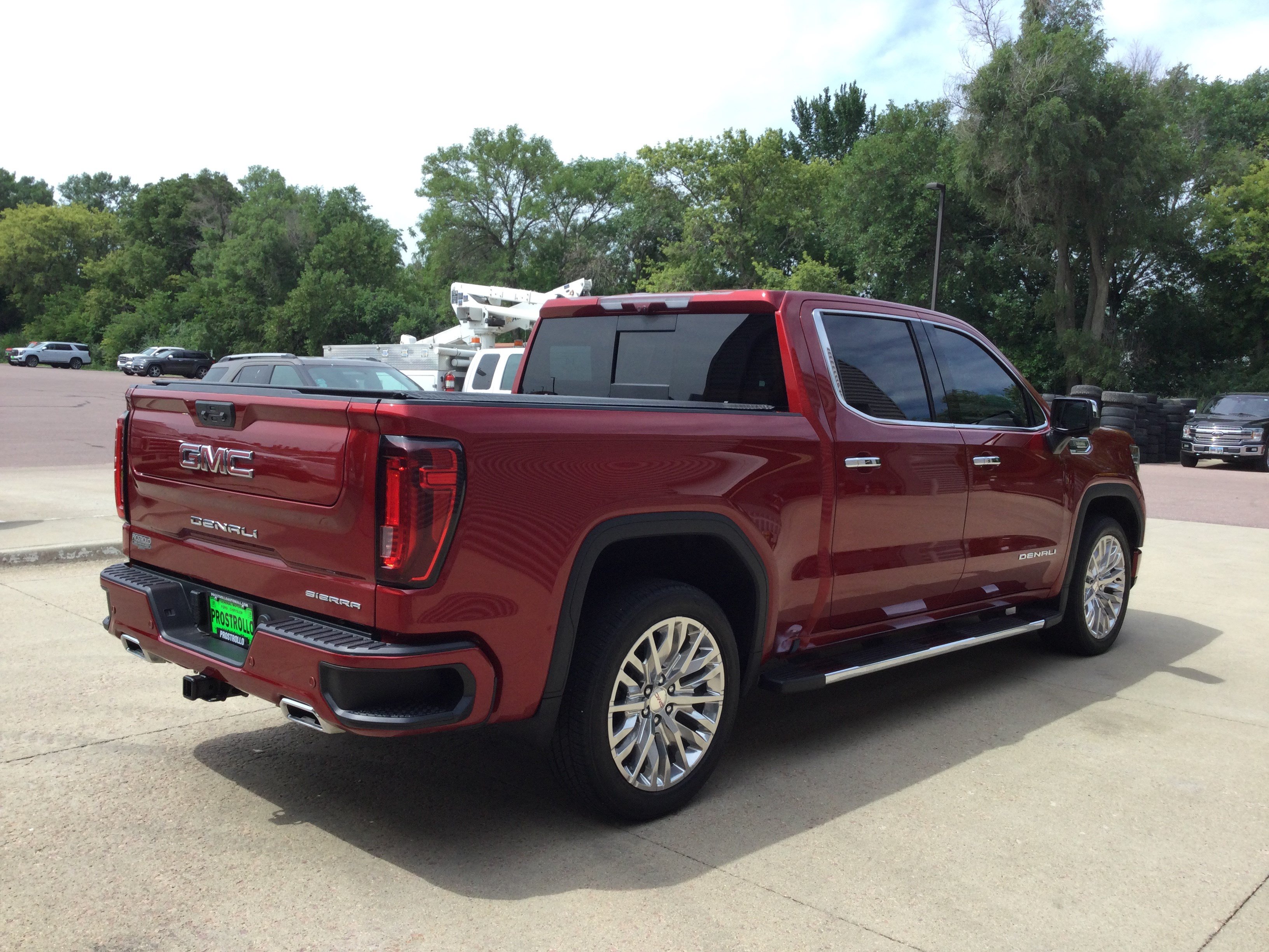 Used 2024 GMC Sierra 1500 Denali w/ Technology Package AWD/4WD image 5