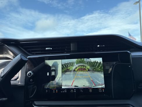 Used 2025 GMC Sierra 2500 AT4X AWD/4WD image 27