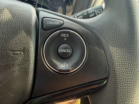 Used 2018 Honda HR-V LX image 21