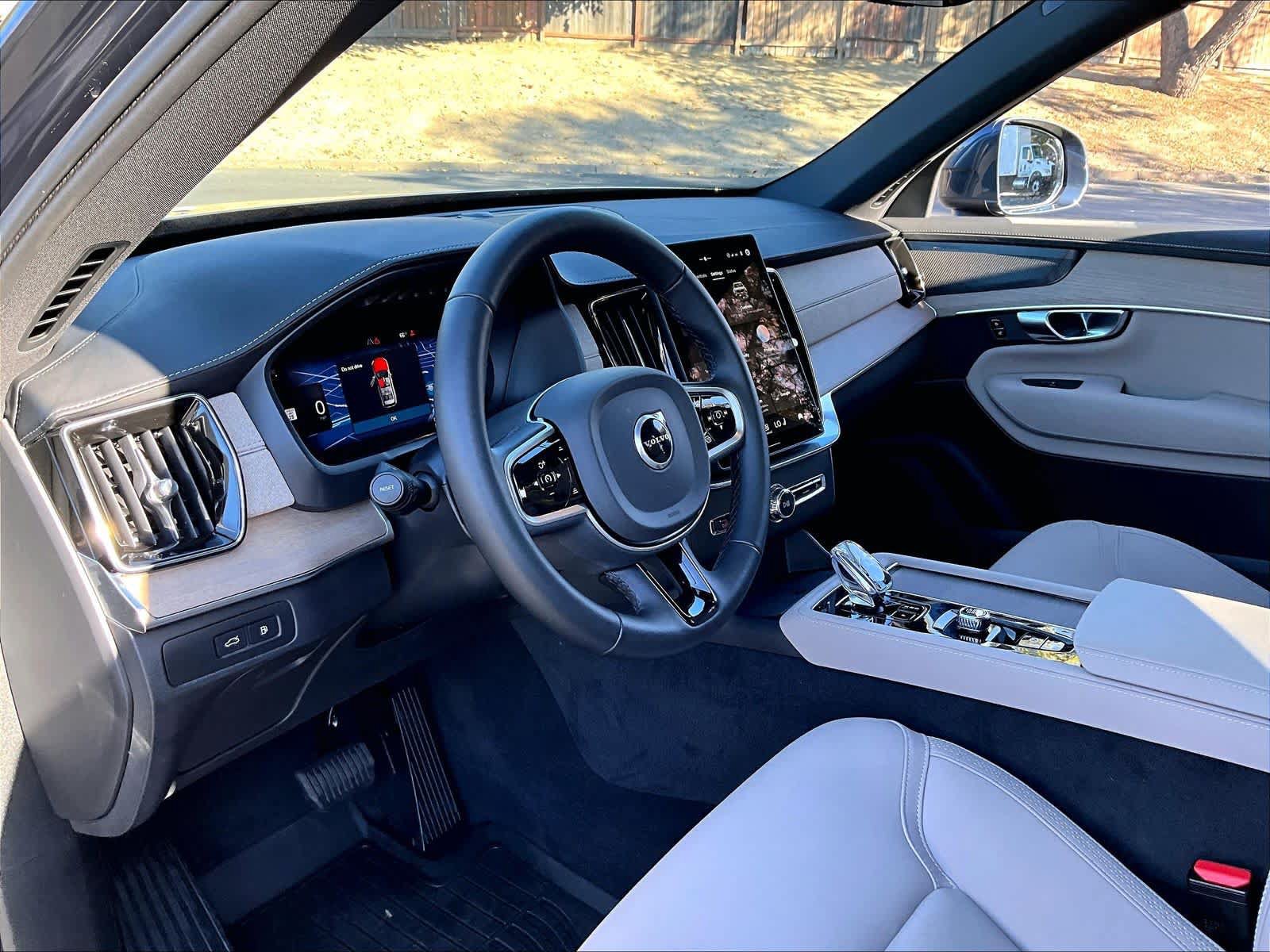 Used 2026 Volvo XC90 T8 Plus w/ Protection Package Premier AWD/4WD image 18