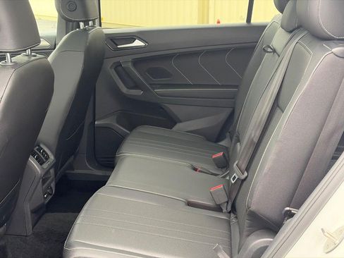 Used 2023 Volkswagen Tiguan SE R-Line FWD image 10
