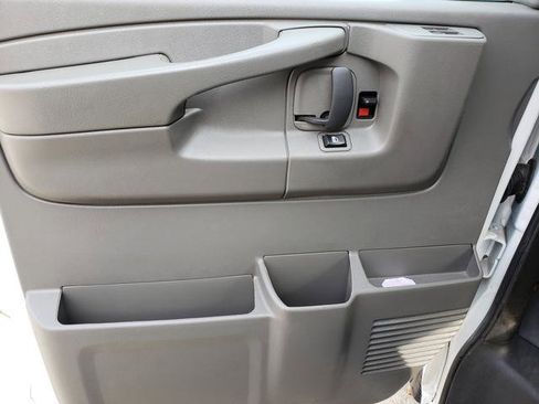 Used 2015 Chevrolet Express 2500 image 11