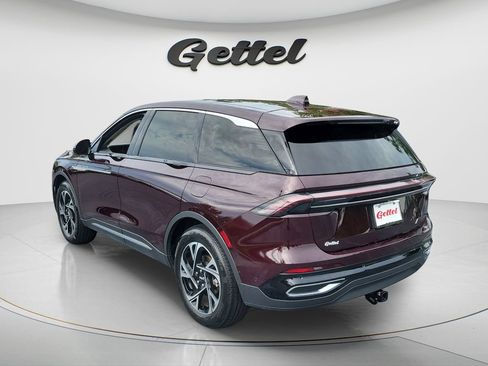 Used 2024 Lincoln Nautilus Premier AWD/4WD image 7