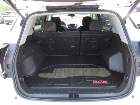 Used 2024 GMC Terrain SLE w/ Driver Convenience Package AWD/4WD image 33