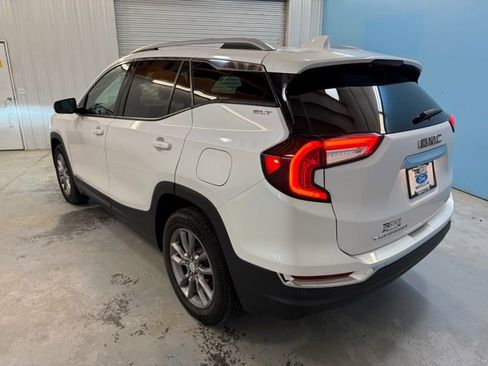 Used 2022 GMC Terrain SLT w/ Infotainment Package II image 6