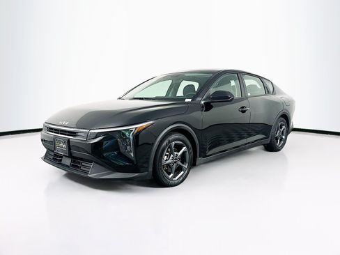 Used 2025 Kia K4 FWD image 3